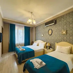 New Metekhi Otel